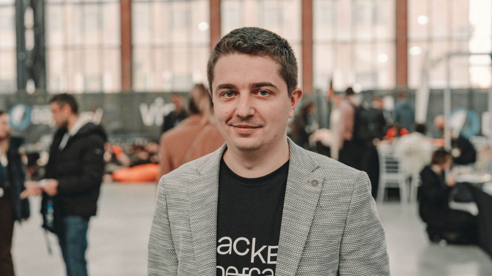 Andrei Avădănei, DefCamp: Siguranța digitală nu înseamnă să te ascunzi, ci să gestionezi riscurile activ și informat | Revista Biz